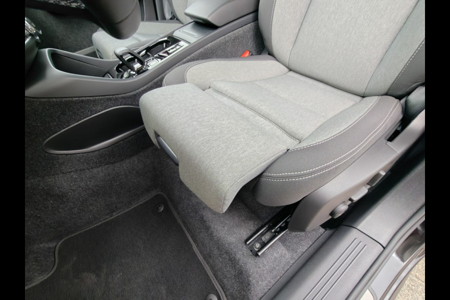 Volvo XC40 B3 180PK Plus Dark | H&K | Elektr. Stoelen | verw. Voorstoelen | ACC | 19''