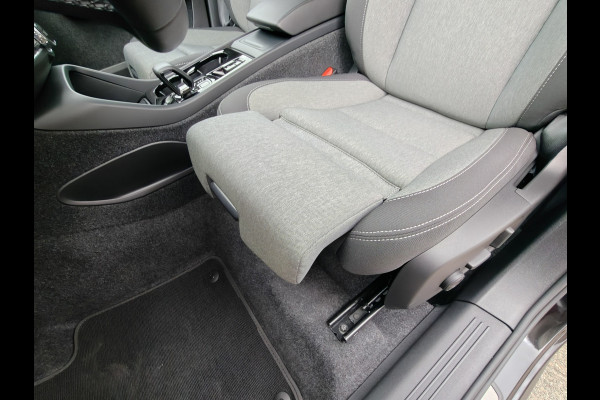 Volvo XC40 B3 180PK Plus Dark | H&K | Elektr. Stoelen | verw. Voorstoelen | ACC | 19''