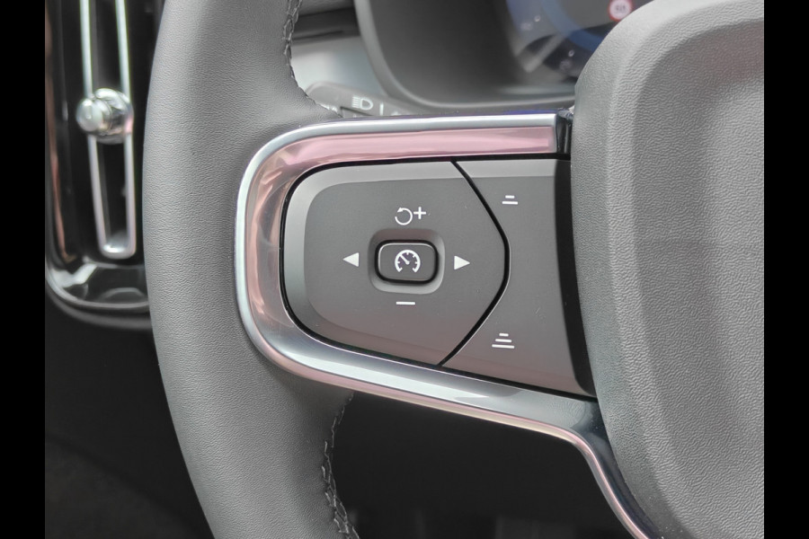 Volvo XC40 B3 180PK Plus Dark | H&K | Elektr. Stoelen | verw. Voorstoelen | ACC | 19''