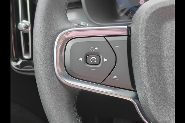 Volvo XC40 B3 180PK Plus Dark | H&K | Elektr. Stoelen | verw. Voorstoelen | ACC | 19''