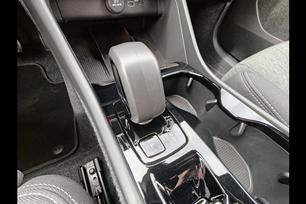 Volvo XC40 B3 180PK Plus Dark | H&K | Elektr. Stoelen | verw. Voorstoelen | ACC | 19''