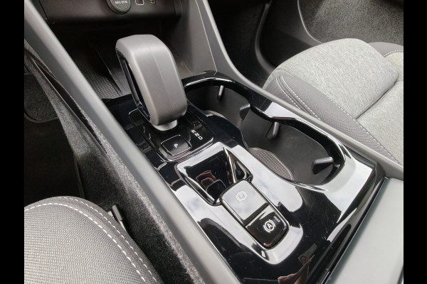 Volvo XC40 B3 180PK Plus Dark | H&K | Elektr. Stoelen | verw. Voorstoelen | ACC | 19''