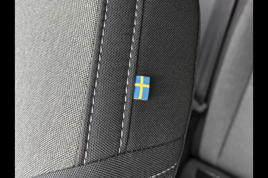 Volvo XC40 B3 180PK Plus Dark | H&K | Elektr. Stoelen | verw. Voorstoelen | ACC | 19''