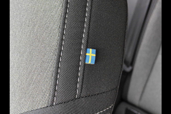Volvo XC40 B3 180PK Plus Dark | H&K | Elektr. Stoelen | verw. Voorstoelen | ACC | 19''