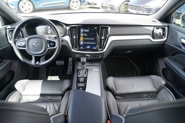 Volvo S60 2.0 T4 R-Design | Luxe R-design stoelen | Trekhaak | Memory stoelen | Camera | Carplay