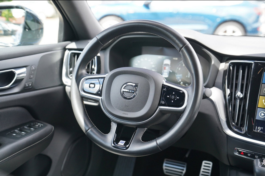 Volvo S60 2.0 T4 R-Design | Luxe R-design stoelen | Trekhaak | Memory stoelen | Camera | Carplay