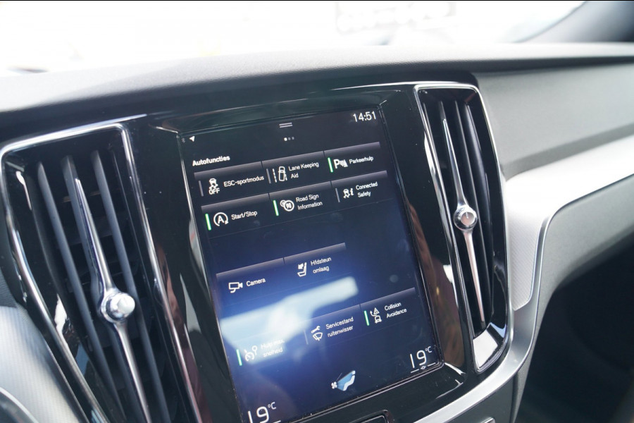 Volvo S60 2.0 T4 R-Design | Luxe R-design stoelen | Trekhaak | Memory stoelen | Camera | Carplay