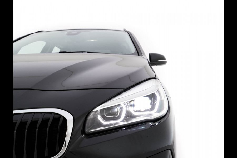 BMW 2 Serie Active Tourer 225xe iPerformance Saphir Edition {SOH-84%} Aut. *LEATHER | HEAD-UP | FULL-LED | HEATED-SPORTSEATS | CAMERA | NAVI-FULLMAP | PRIVACY-GLASS | ECC | PDC | 17''ALU*
