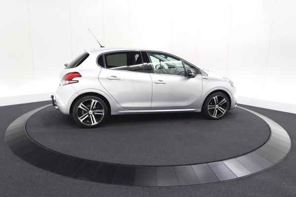 Peugeot 208 PureTech 110 EAT6 GT-line | Trekhaak | Apple Carplay | Climate Control | Parkeersensoren