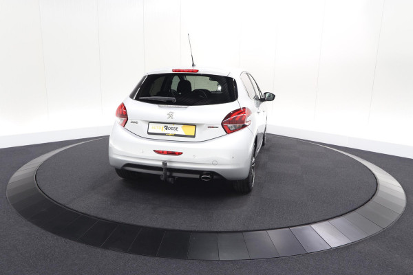 Peugeot 208 PureTech 110 EAT6 GT-line | Trekhaak | Apple Carplay | Climate Control | Parkeersensoren