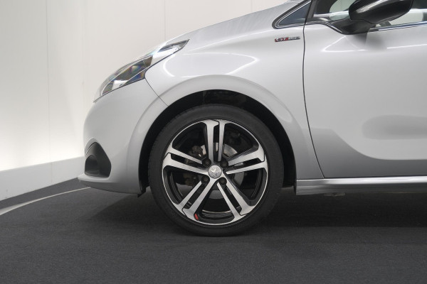 Peugeot 208 PureTech 110 EAT6 GT-line | Trekhaak | Apple Carplay | Climate Control | Parkeersensoren