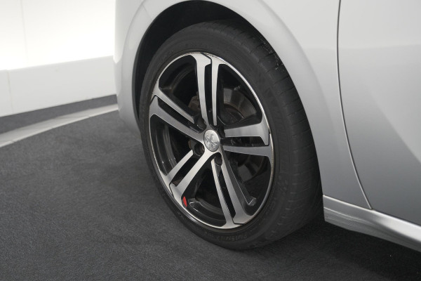 Peugeot 208 PureTech 110 EAT6 GT-line | Trekhaak | Apple Carplay | Climate Control | Parkeersensoren