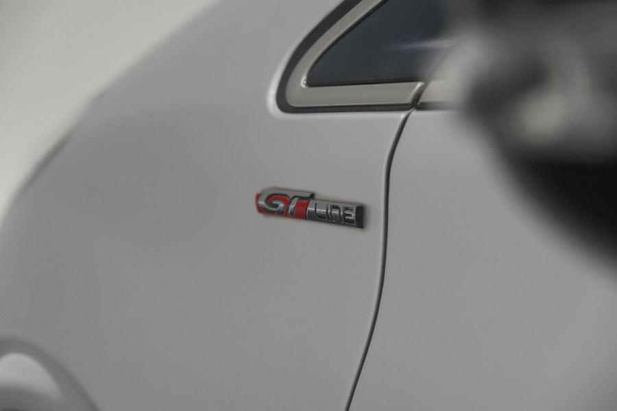 Peugeot 208 PureTech 110 EAT6 GT-line | Trekhaak | Apple Carplay | Climate Control | Parkeersensoren