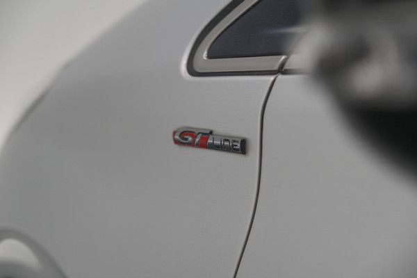 Peugeot 208 PureTech 110 EAT6 GT-line | Trekhaak | Apple Carplay | Climate Control | Parkeersensoren