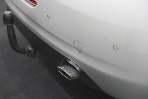 Peugeot 208 PureTech 110 EAT6 GT-line | Trekhaak | Apple Carplay | Climate Control | Parkeersensoren