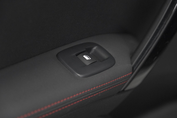 Peugeot 208 PureTech 110 EAT6 GT-line | Trekhaak | Apple Carplay | Climate Control | Parkeersensoren