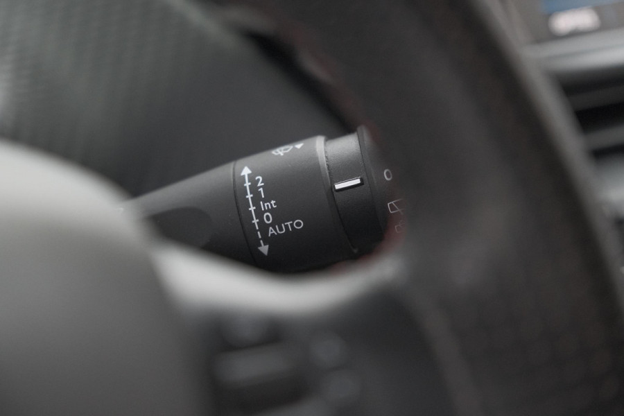 Peugeot 208 PureTech 110 EAT6 GT-line | Trekhaak | Apple Carplay | Climate Control | Parkeersensoren
