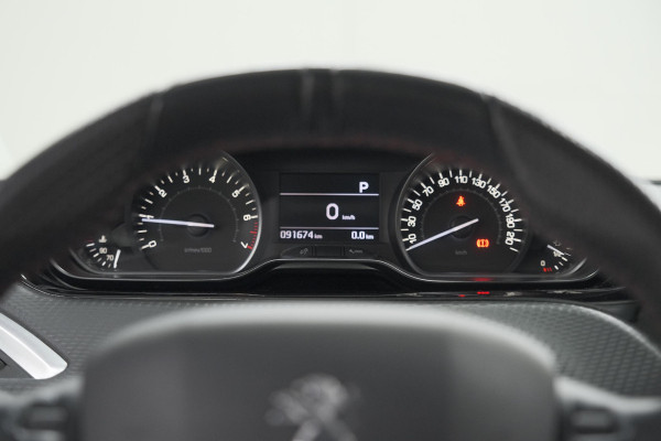 Peugeot 208 PureTech 110 EAT6 GT-line | Trekhaak | Apple Carplay | Climate Control | Parkeersensoren