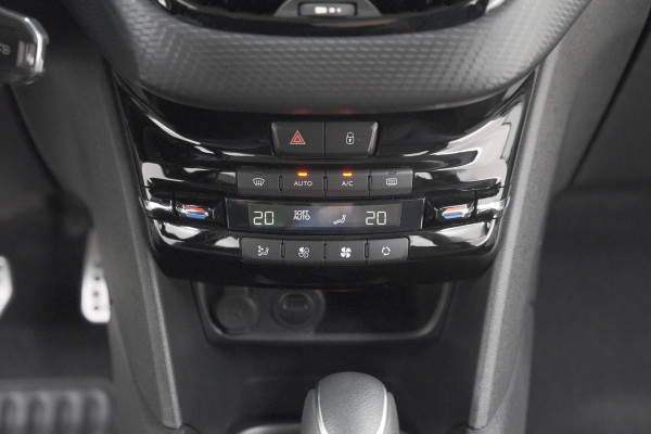 Peugeot 208 PureTech 110 EAT6 GT-line | Trekhaak | Apple Carplay | Climate Control | Parkeersensoren