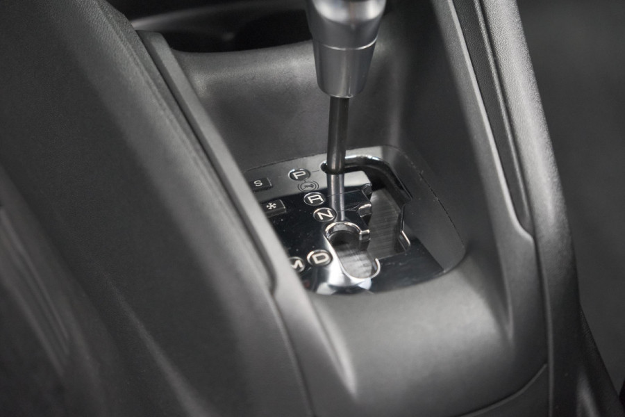Peugeot 208 PureTech 110 EAT6 GT-line | Trekhaak | Apple Carplay | Climate Control | Parkeersensoren
