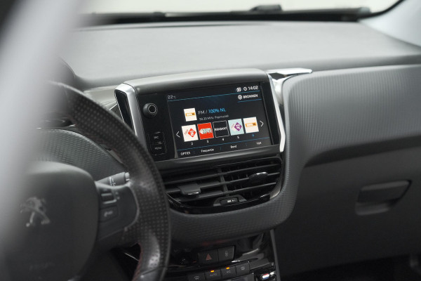Peugeot 208 PureTech 110 EAT6 GT-line | Trekhaak | Apple Carplay | Climate Control | Parkeersensoren