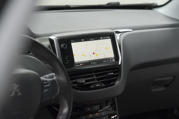 Peugeot 208 PureTech 110 EAT6 GT-line | Trekhaak | Apple Carplay | Climate Control | Parkeersensoren