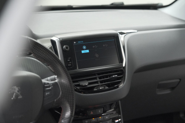 Peugeot 208 PureTech 110 EAT6 GT-line | Trekhaak | Apple Carplay | Climate Control | Parkeersensoren