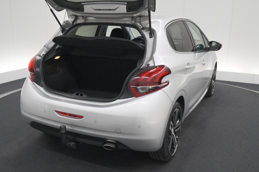 Peugeot 208 PureTech 110 EAT6 GT-line | Trekhaak | Apple Carplay | Climate Control | Parkeersensoren