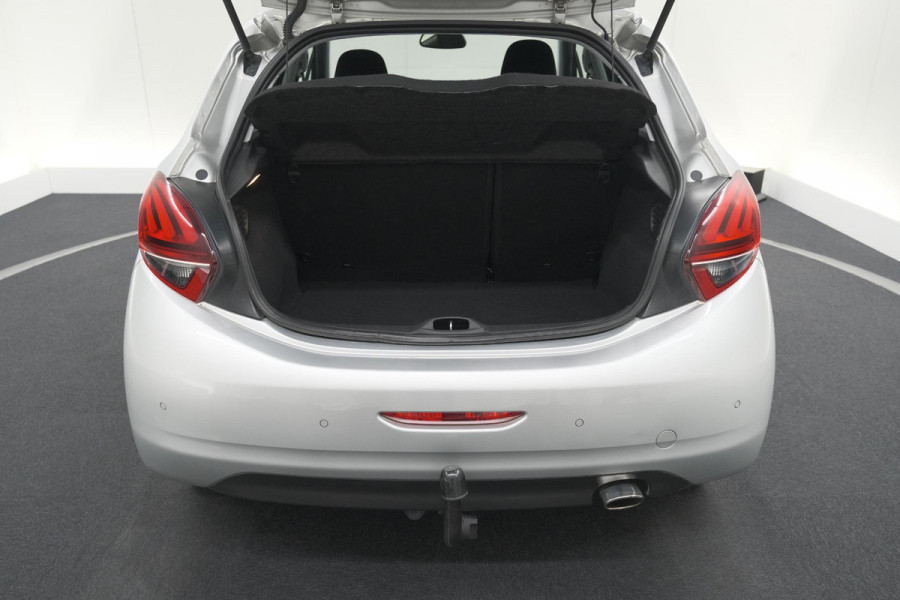Peugeot 208 PureTech 110 EAT6 GT-line | Trekhaak | Apple Carplay | Climate Control | Parkeersensoren