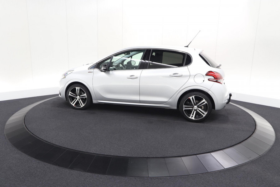 Peugeot 208 PureTech 110 EAT6 GT-line | Trekhaak | Apple Carplay | Climate Control | Parkeersensoren