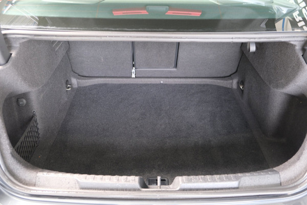 Audi A3 Limousine 35 TFSI S-Edition - Automaat - Airco, Cruise, Carplay, Lederen bekleding, Virtual Display, Stoelverwarming.