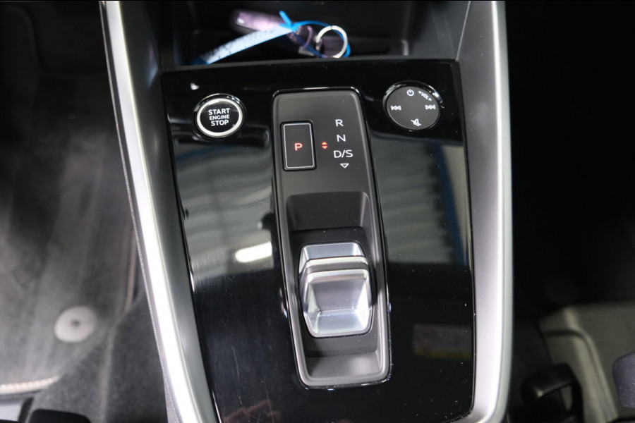 Audi A3 Limousine 35 TFSI S-Edition - Automaat - Airco, Cruise, Carplay, Lederen bekleding, Virtual Display, Stoelverwarming.