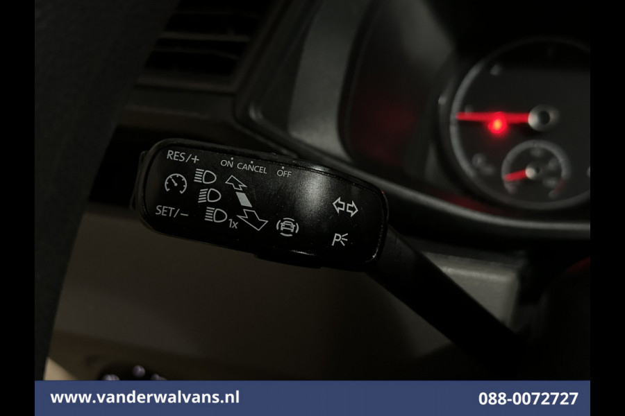 Volkswagen Transporter 2.0 TDI L2H1 Euro6 Airco | Apple Carplay | Imperiaal | Cruisecontrol | Camera | Trekhaak Android Auto, Parkeersensoren, Achterklep