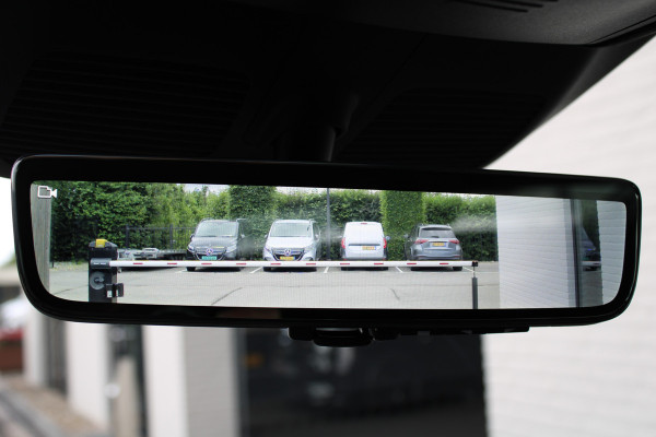 Mercedes-Benz V-Klasse 300d / Exclusive / DC / Luchtvering / Panorama / 2x Elec Schuifd / 360 Cam / Burmester / Vol Opties / NIEUW!!