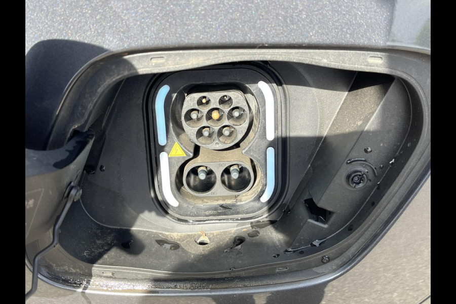 MG4 MG4 Electric Luxury 64 kWh SOH 97%|360 CAMERA| 7 JAAR MG GARANTIE T/M 02-2031| ELEK. STOEL| DODE HOEK SENSOR| STOEL + STUURVERWARMING| ADAPTIVE CRUISE CONTROL