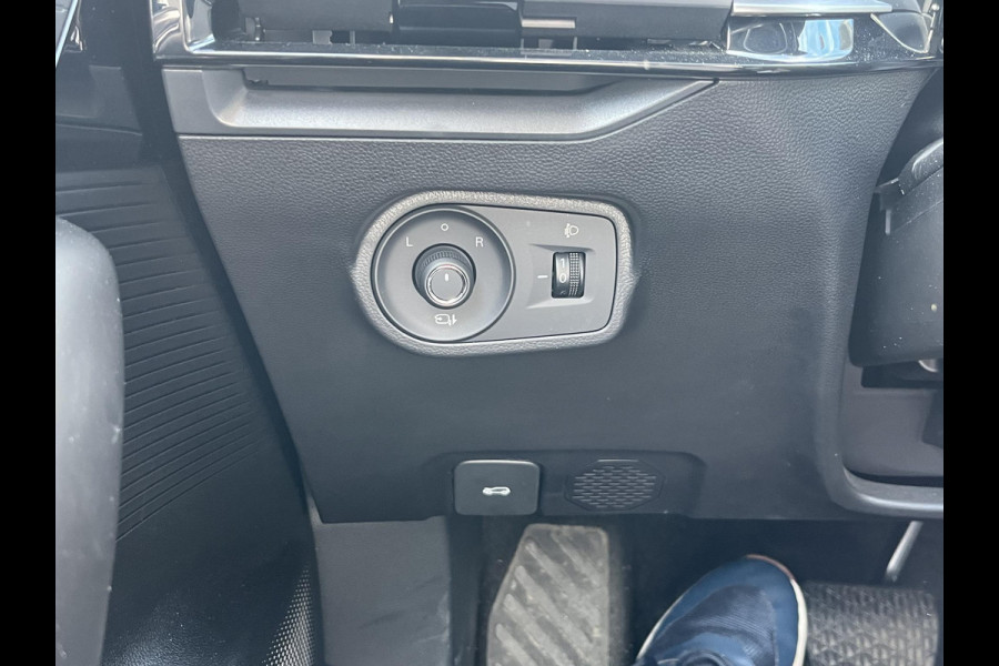 MG4 MG4 Electric Luxury 64 kWh SOH 97%|360 CAMERA| 7 JAAR MG GARANTIE T/M 02-2031| ELEK. STOEL| DODE HOEK SENSOR| STOEL + STUURVERWARMING| ADAPTIVE CRUISE CONTROL