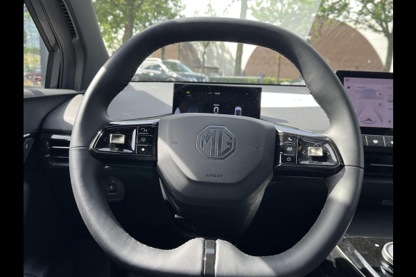 MG4 MG4 Electric Luxury 64 kWh SOH 97%|360 CAMERA| 7 JAAR MG GARANTIE T/M 02-2031| ELEK. STOEL| DODE HOEK SENSOR| STOEL + STUURVERWARMING| ADAPTIVE CRUISE CONTROL