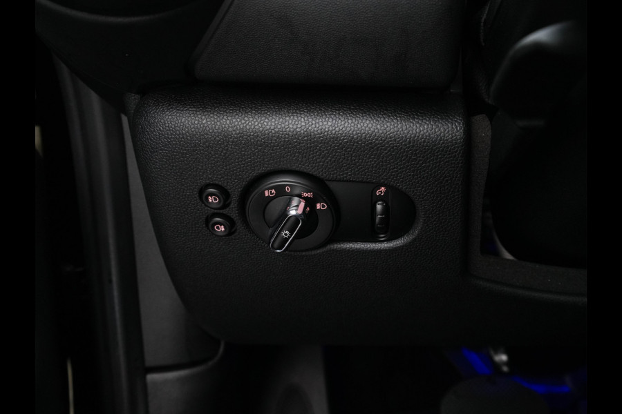 MINI Electric Yours 33 kWh [ 3-Fase-11kW ] {SoH-97%} (INCL-BTW) Aut. *HEATPUMP | PANO | LEATHER | DIGI-COCKPIT | HEAD-UP | FULL-LED | NAVI-FULLMAP | HEATED-SPORTSEATS | DAB | CRUISE | HARMAN/KARDON | CAMERA | KEYLESS | AMBIENTLIGHT | 17"ALU*