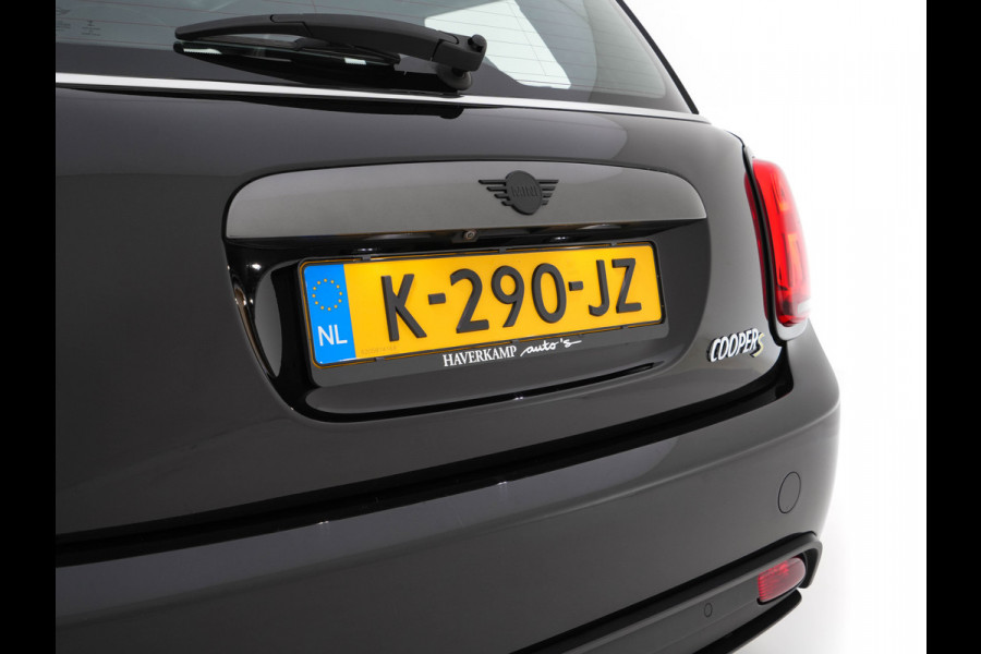 MINI Electric Yours 33 kWh [ 3-Fase-11kW ] {SoH-97%} (INCL-BTW) Aut. *HEATPUMP | PANO | LEATHER | DIGI-COCKPIT | HEAD-UP | FULL-LED | NAVI-FULLMAP | HEATED-SPORTSEATS | DAB | CRUISE | HARMAN/KARDON | CAMERA | KEYLESS | AMBIENTLIGHT | 17"ALU*