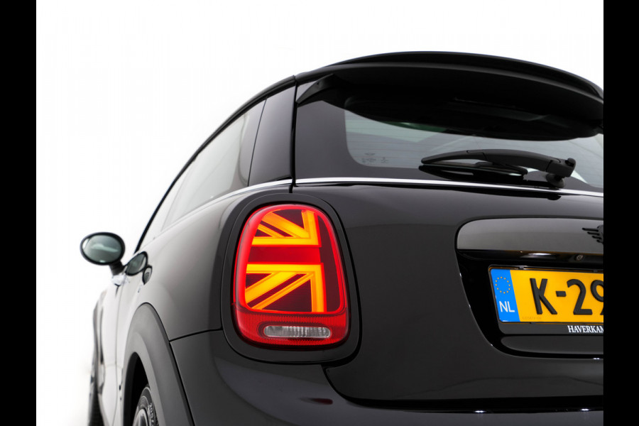 MINI Electric Yours 33 kWh [ 3-Fase-11kW ] {SoH-97%} (INCL-BTW) Aut. *HEATPUMP | PANO | LEATHER | DIGI-COCKPIT | HEAD-UP | FULL-LED | NAVI-FULLMAP | HEATED-SPORTSEATS | DAB | CRUISE | HARMAN/KARDON | CAMERA | KEYLESS | AMBIENTLIGHT | 17"ALU*