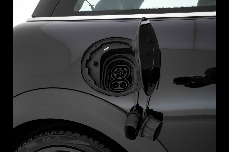 MINI Electric Yours 33 kWh [ 3-Fase-11kW ] {SoH-97%} (INCL-BTW) Aut. *HEATPUMP | PANO | LEATHER | DIGI-COCKPIT | HEAD-UP | FULL-LED | NAVI-FULLMAP | HEATED-SPORTSEATS | DAB | CRUISE | HARMAN/KARDON | CAMERA | KEYLESS | AMBIENTLIGHT | 17"ALU*