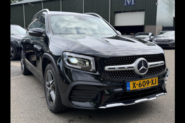 Mercedes-Benz Glb 200 Business Solution AMG PANORAMADAK | SFEERVERLICHTING | ELEKTRISCHE TREKHAAK | CAMERA | STOELVERWARMING | MERCEDES-DEALER ONDERHOUDEN | MERCEDES GARANTIE T/M 05-2028