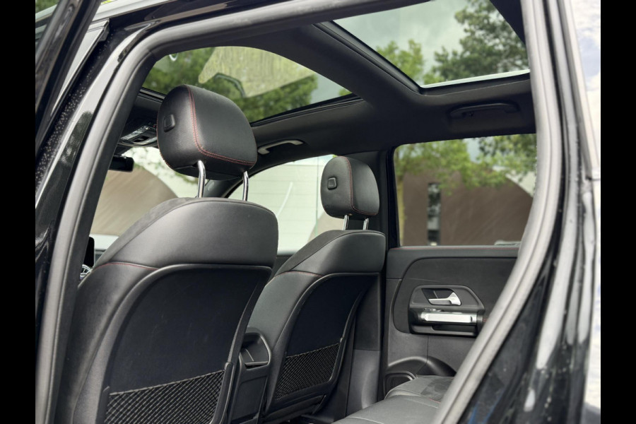 Mercedes-Benz Glb 200 Business Solution AMG PANORAMADAK | SFEERVERLICHTING | ELEKTRISCHE TREKHAAK | CAMERA | STOELVERWARMING | MERCEDES-DEALER ONDERHOUDEN | MERCEDES GARANTIE T/M 05-2028
