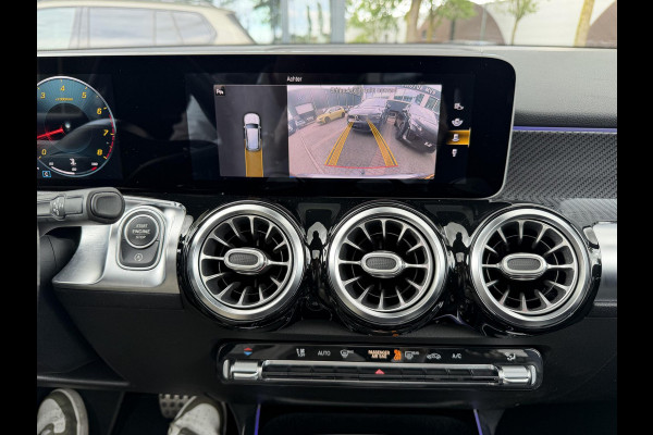 Mercedes-Benz Glb 200 Business Solution AMG PANORAMADAK | SFEERVERLICHTING | ELEKTRISCHE TREKHAAK | CAMERA | STOELVERWARMING | MERCEDES-DEALER ONDERHOUDEN | MERCEDES GARANTIE T/M 05-2028