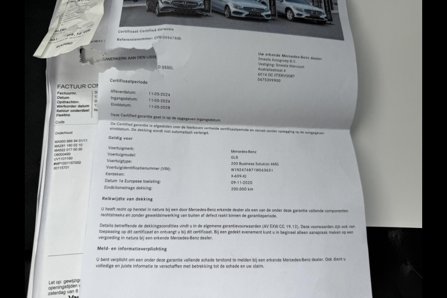 Mercedes-Benz Glb 200 Business Solution AMG PANORAMADAK | SFEERVERLICHTING | ELEKTRISCHE TREKHAAK | CAMERA | STOELVERWARMING | MERCEDES-DEALER ONDERHOUDEN | MERCEDES GARANTIE T/M 05-2028