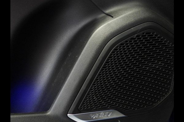 Lynk & Co 01 1.5 PHEV Plug-In ZWARTE HEMEL/360CAM/SCHUIFDAK/LED/20"LMV!