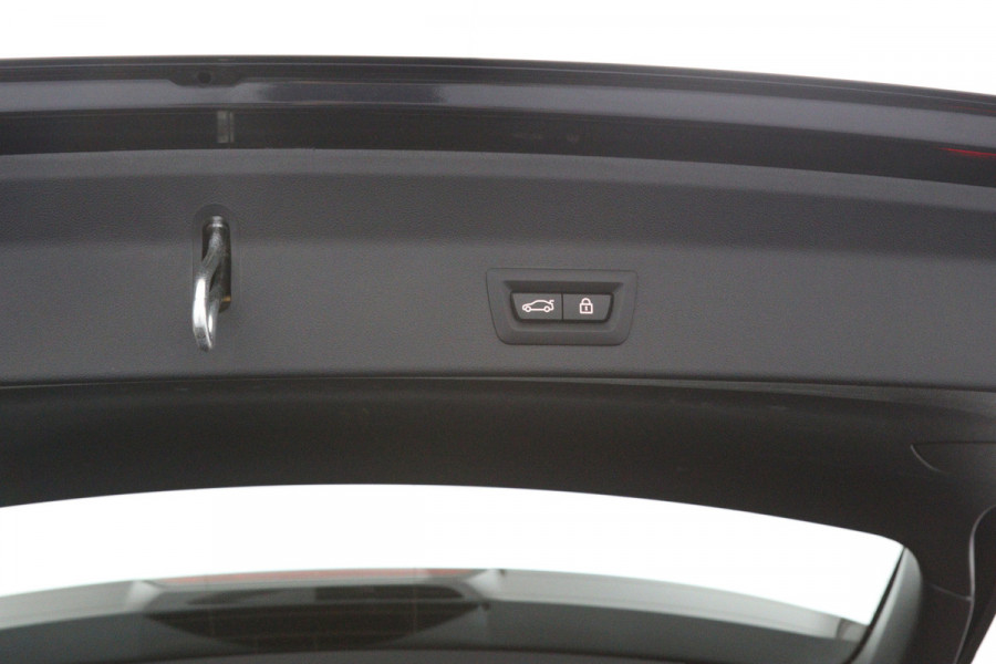 BMW iX3 High Executive 80 kWh 286 PK, SOH 99 %, Panoramadak, Driving Ass. Prof, 360 Camera, Head-Up, Carplay