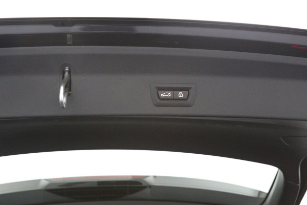 BMW iX3 High Executive 80 kWh 286 PK, SOH 99 %, Panoramadak, Driving Ass. Prof, 360 Camera, Head-Up, Carplay