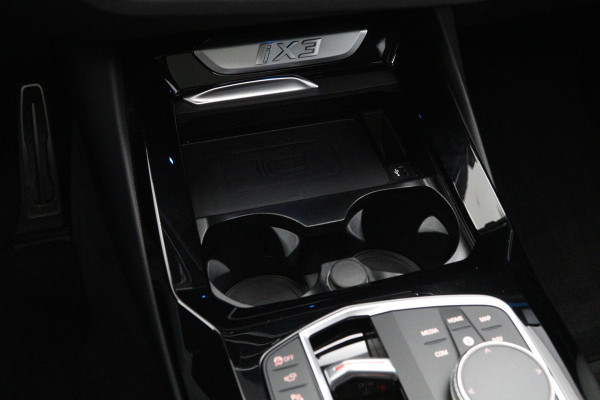 BMW iX3 High Executive 80 kWh 286 PK, SOH 99 %, Panoramadak, Driving Ass. Prof, 360 Camera, Head-Up, Carplay