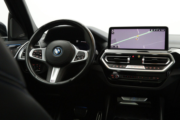 BMW iX3 High Executive 80 kWh 286 PK, SOH 99 %, Panoramadak, Driving Ass. Prof, 360 Camera, Head-Up, Carplay
